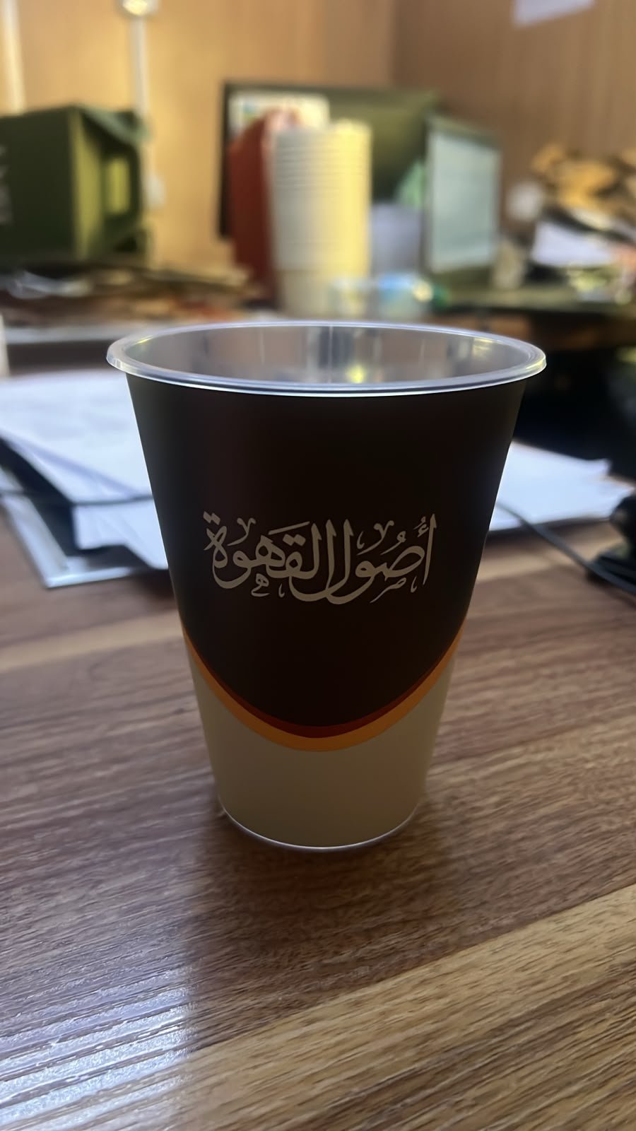 أكواب 12 أونص بلاستيكية مقوى ( انجكشن PP ) مطبوع فل برنت ( مع طبقة فيلم ) مع غطاء فلات شفا