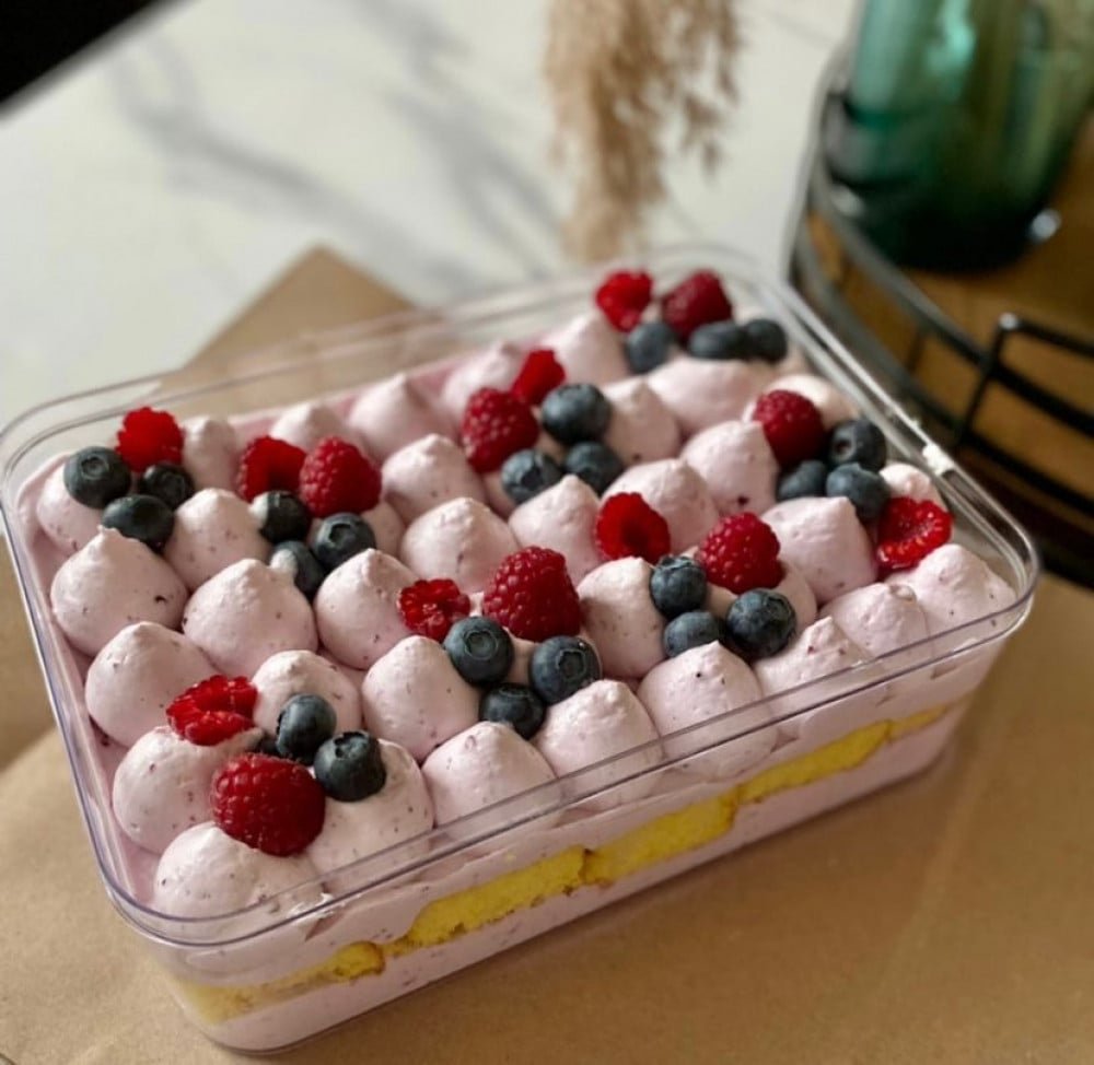 علب اكريلك مربعه بغطاء منفصل